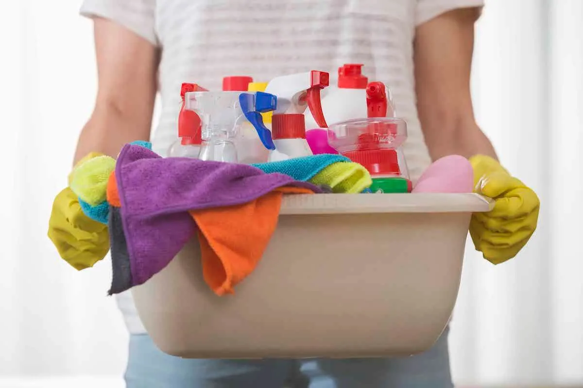 25 CLEANING HACKS TO SPEED UP YOUR ROUTINE 