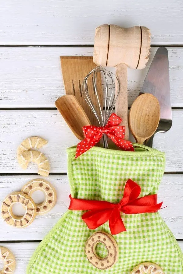 Gifts for Someone Who Loves to Cook - Cottage style decorati